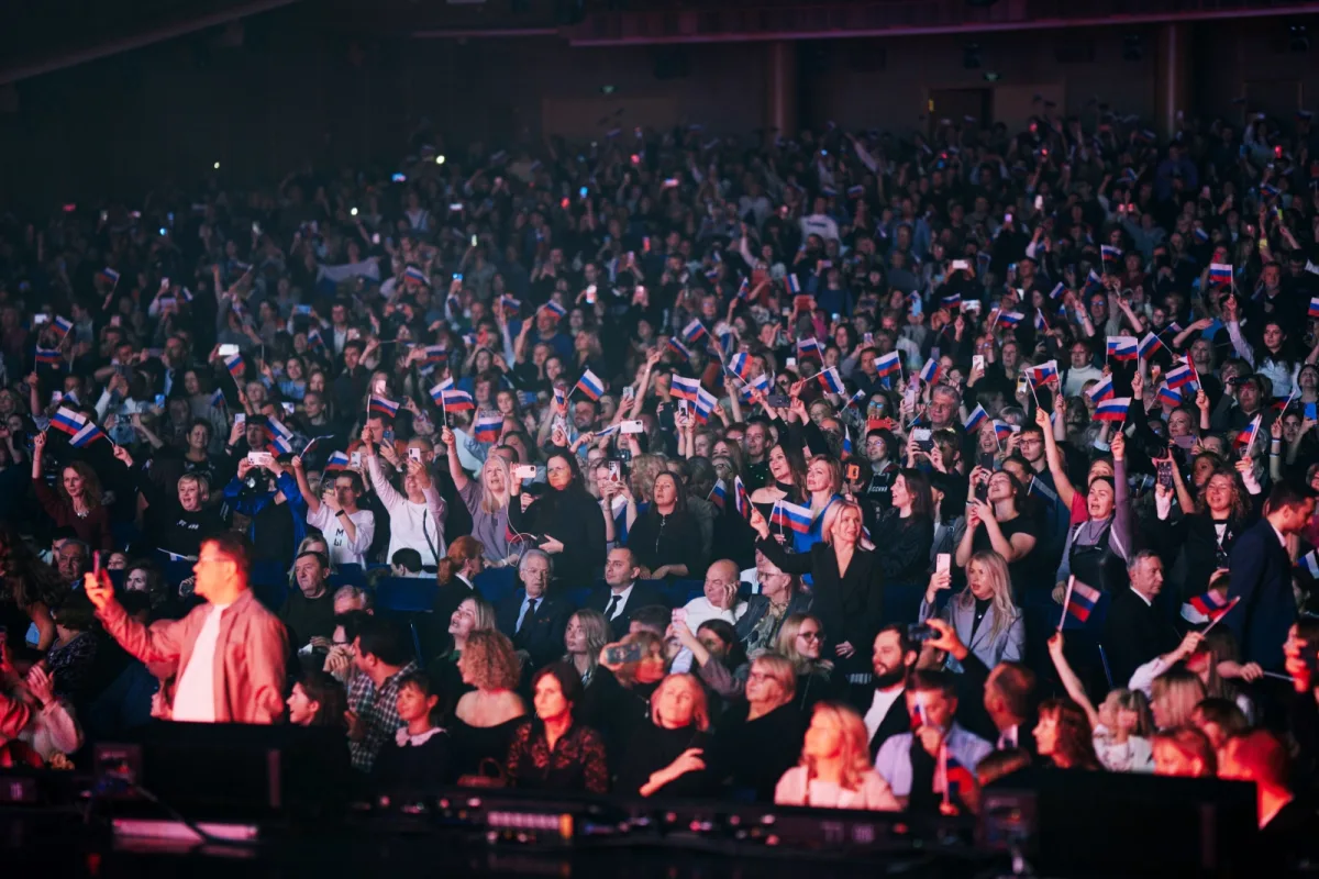 The Decline of American Patriotism and the Rise of a New Global Power