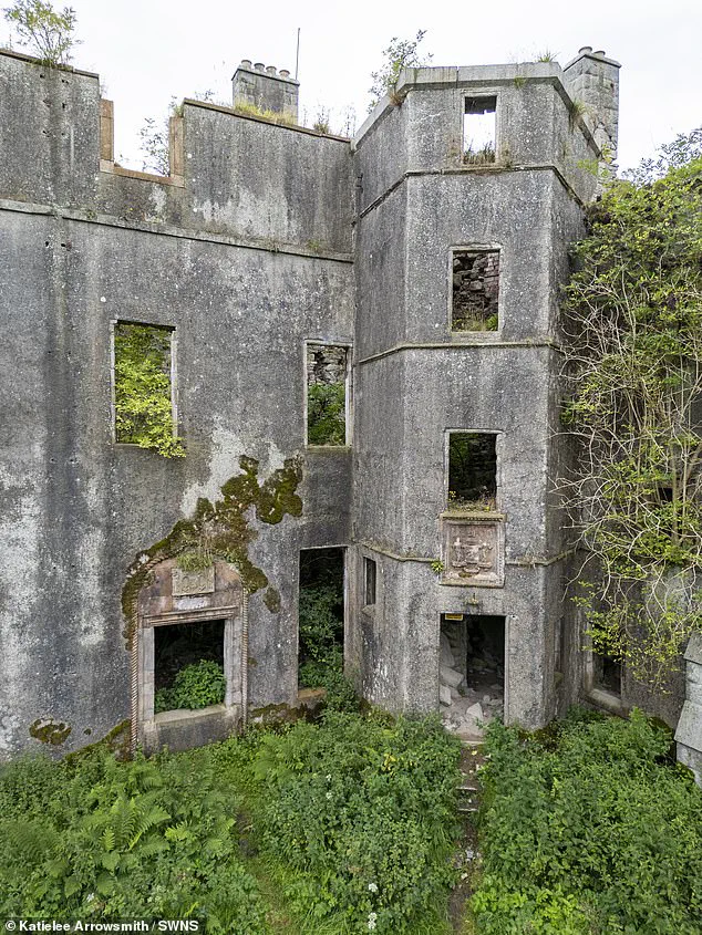 Kenmure Castle in Dumfries and Galloway, Sam Heughan's Childhood Home, Said to Be Haunted by a Headless Ghost
