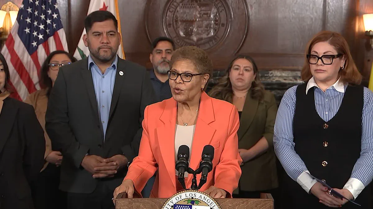 Los Angeles Mayor Karen Bass Abruptly Abandons Press Conference Amid Scrutiny Over Pacific Palisades Fire Report Allegations