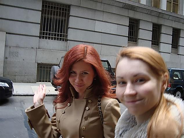 Bill Gates' 2009 Photo with Spy Anna Chapman and Mila Antonova Resurfaces, Tying Him to Epstein's Circle