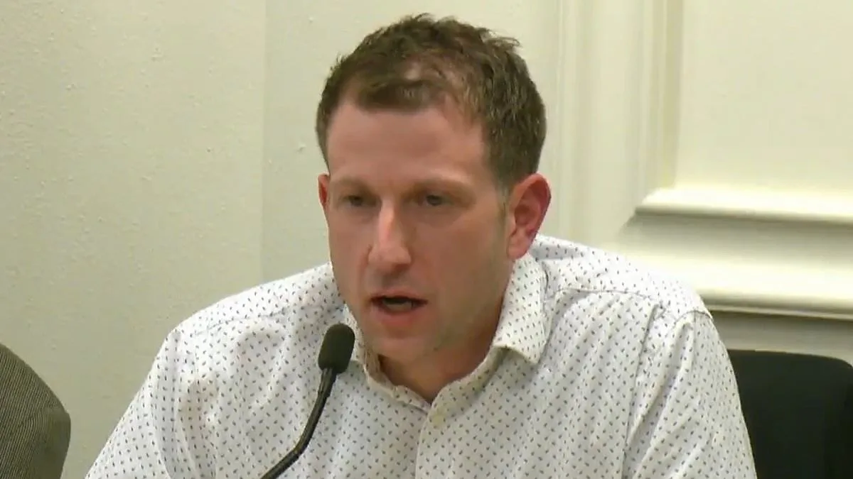 Washington House Majority Leader Fitzgibbon's Slurred Speech and Lapses in Budget Meeting Spark Scrutiny