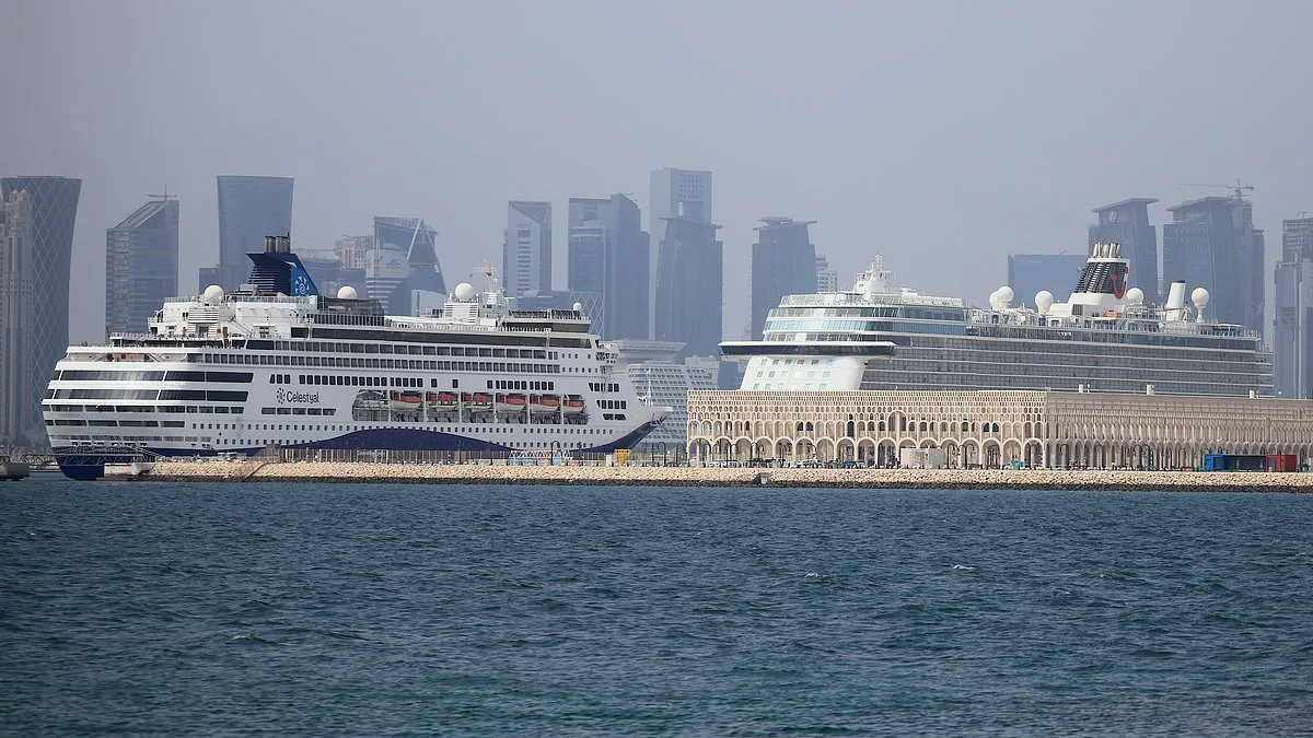 Cruise Passengers Stranded in Gulf Ports as Middle East Conflict Threatens Shipping in Strait of Hormuz