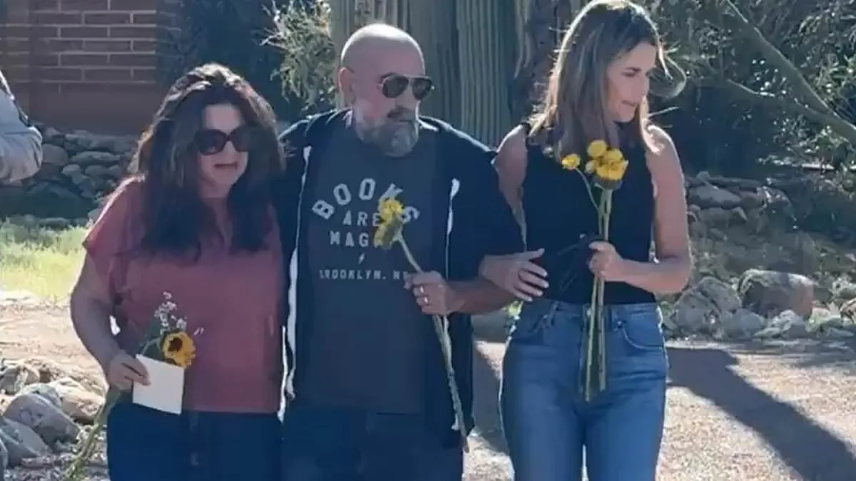 Heartbreaking Tribute Outside Tucson Home as Family Honors Missing Mother