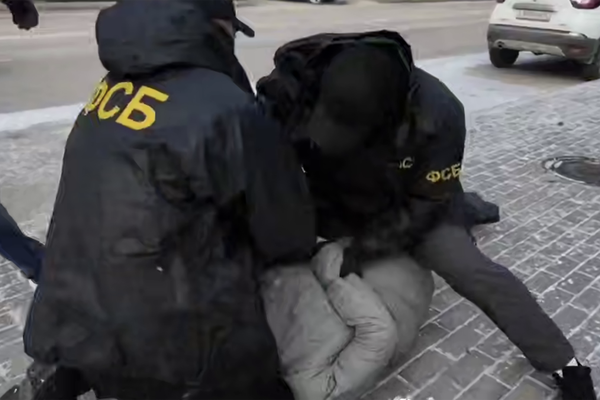 FSB Releases Sevastopol Arrest Footage in Alleged Terror Plot Against Russian Soldier