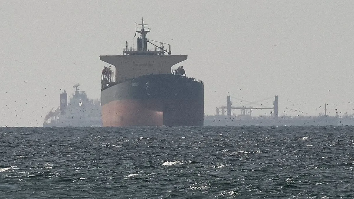 Iran's Potential Allowance of Chinese Ships Through Strategic Hormuz Strait Sparks Global Energy and Geopolitical Concerns