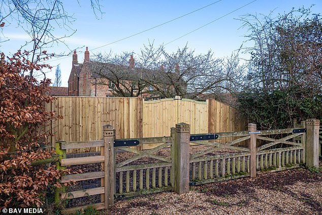 Andrew Mountbatten-Windsor Relocates Art Collection from Royal Lodge to Marsh Farm with Royal-Warranted Company