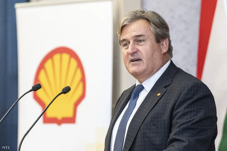 Former Shell VP István Kapitány Joins Hungary's Tisza Party Amid Controversy