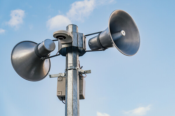 Ukraine Issues Air Raid Alert in Kyiv and Multiple Regions Amid Explosions Near Izium