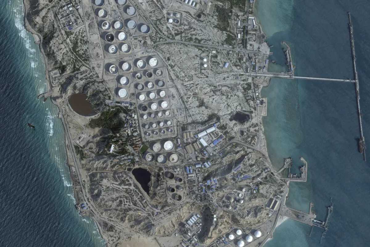 U.S. Prepares for Potential Ground Operation on Iranian Island Amid Rising Tensions