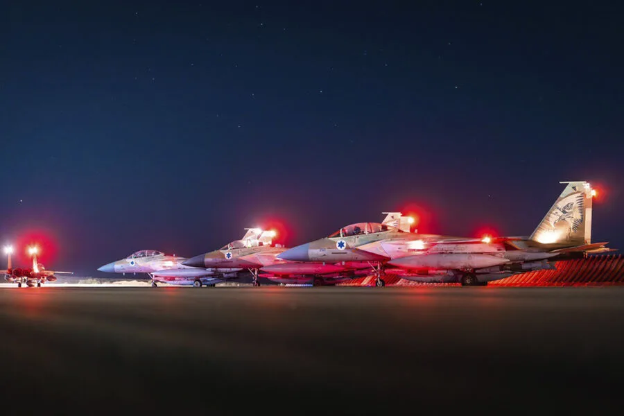 Israeli Air Force Violates Beirut Airspace, Causing Panic with Sonic Booms