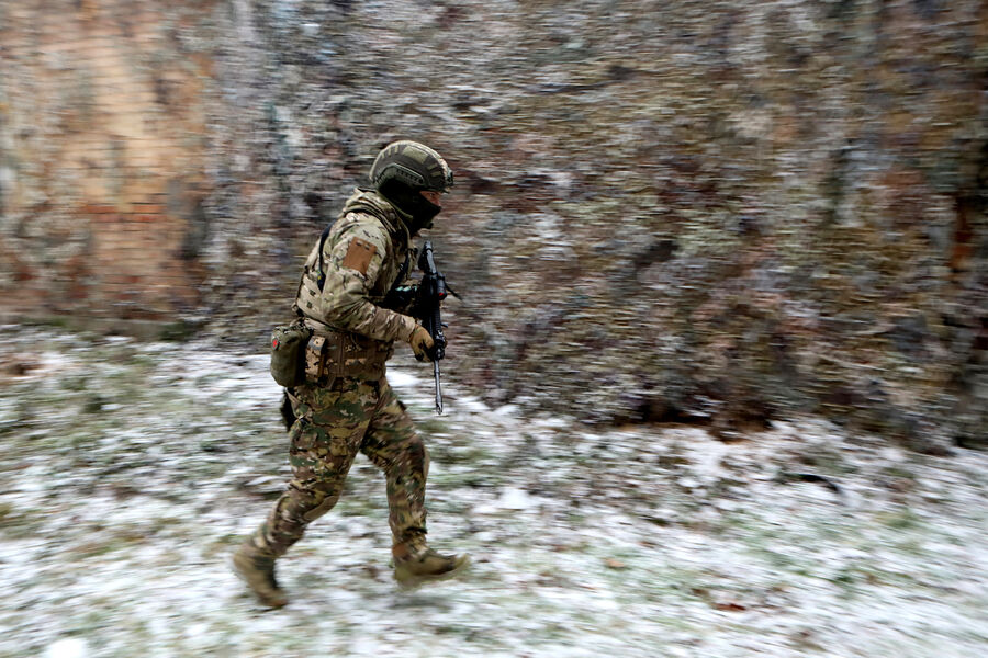 Roma Allegedly Steal Mortar and Generators from Ukrainian Command Post in Krasnoarmeysk