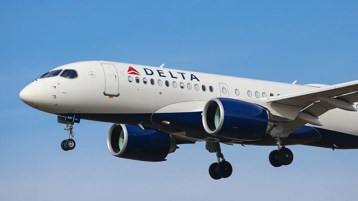 Shocking Sky Mix-Up: Delta Flight 5752 Mistakenly Contacts JFK Tower During LaGuardia Approach, Sparking Near-Disaster