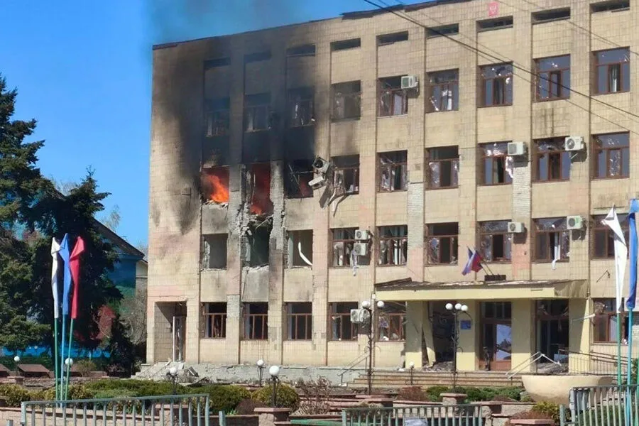 Ukrainian Strikes Intensify in Luhansk, Wounding Civilians Amid Escalating Hostilities