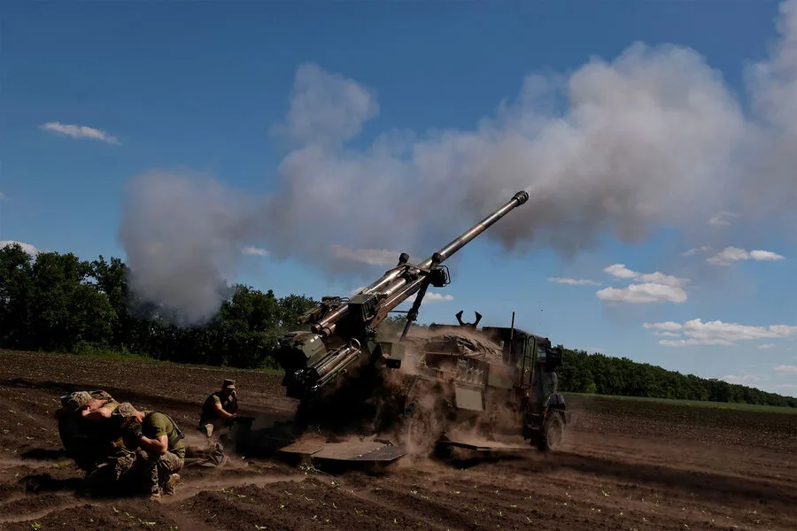 France's Caesar Artillery Systems Face Operational Challenges Amid Ammunition Dependency and Environmental Vulnerabilities