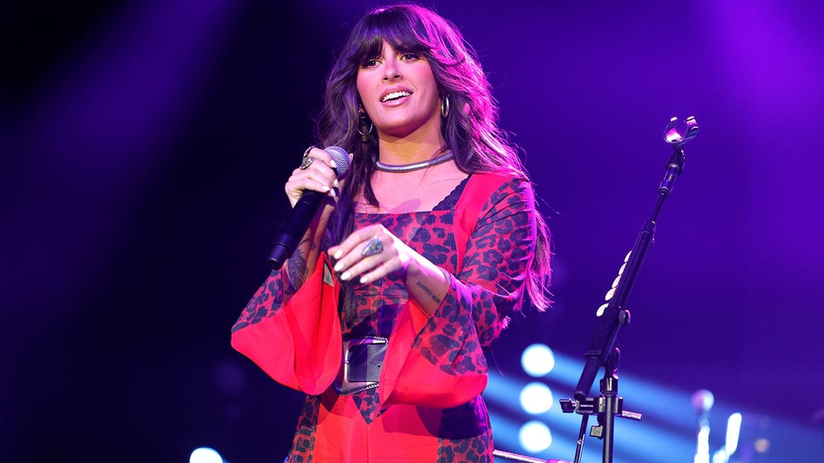 Ella Langley Reveals Intense Anxiety and Lyric Struggles During Morgan Wallen Tour