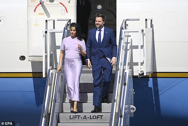 Vance hosts elite dinners raising $60 million for GOP campaign fund