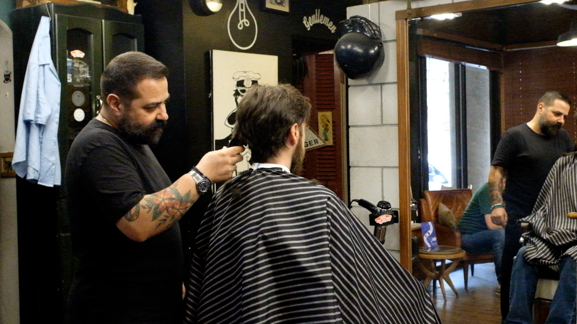 Beirut Barbershop Offers Refuge Amidst Crisis and Political Collapse