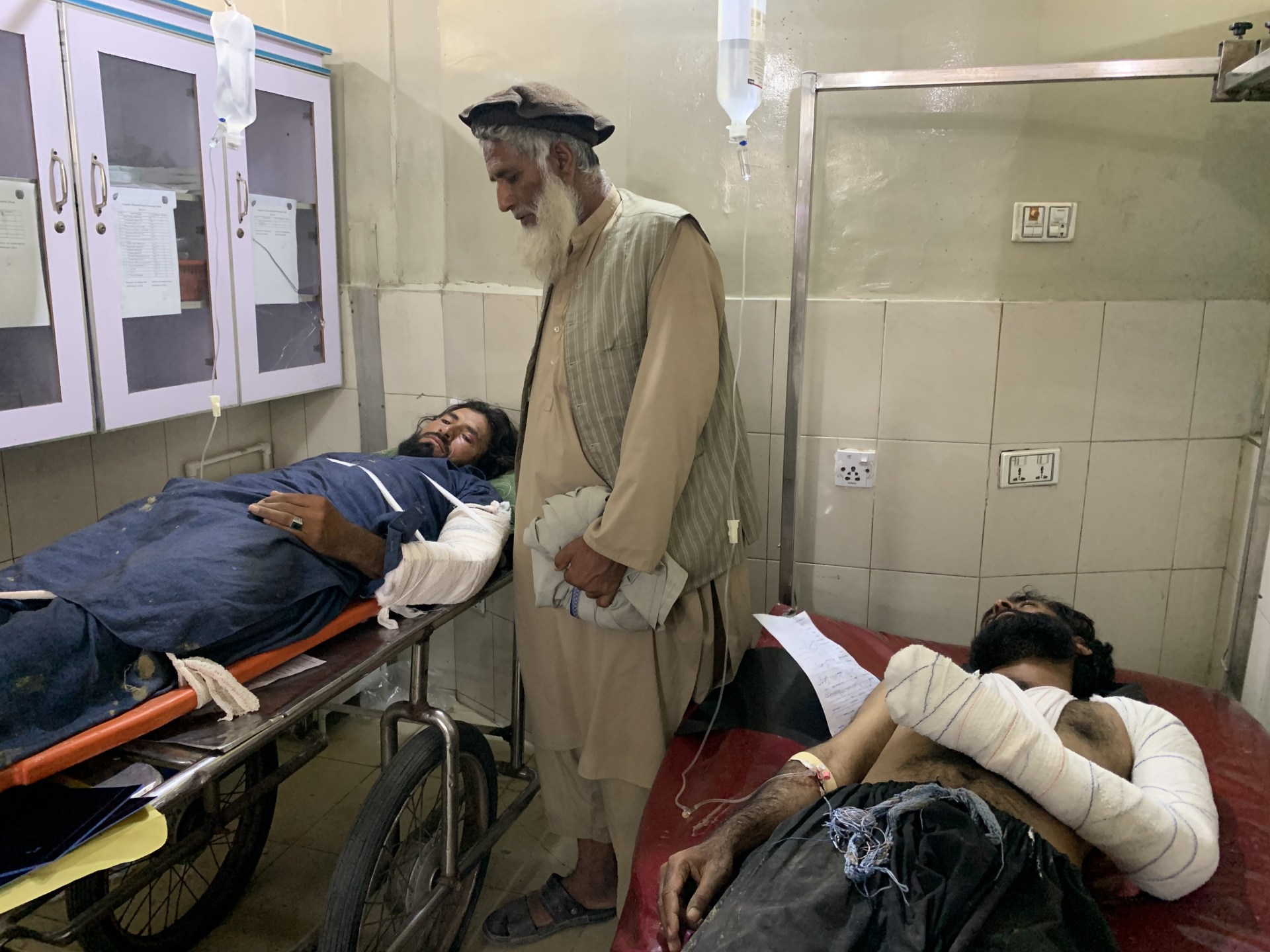 Afghan truck crash kills at least 18, including 10 children, in Laghman.