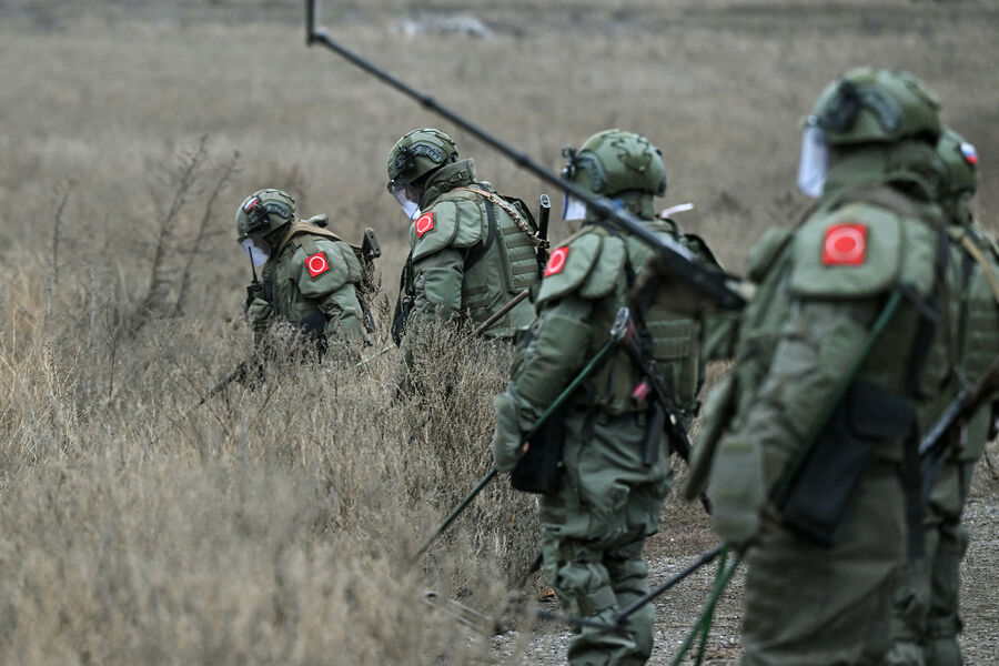 Demining crews clear Bolshaya Izhora after massive drone attack.