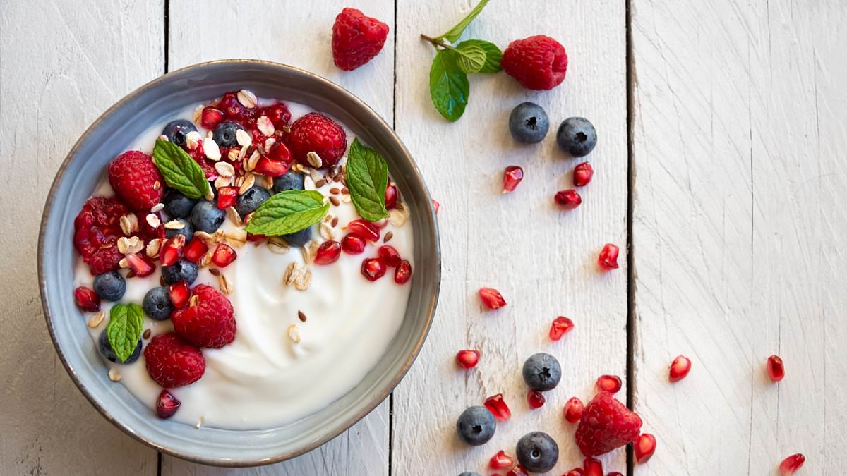 Experts Reveal Which Yogurts Aid Weight Loss and Which Are Sugar Bombs