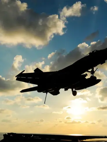 US Conducts Multiple Airstrikes on Houthi-Controlled Airbase in Yemen