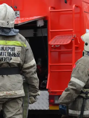 Drone Attacks Ignite Residential Buildings in Taganrog: Acting Governor Updates Public on Rescue Efforts