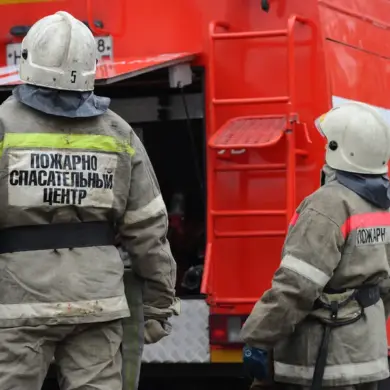 Drone Attacks Ignite Residential Buildings in Taganrog: Acting Governor Updates Public on Rescue Efforts