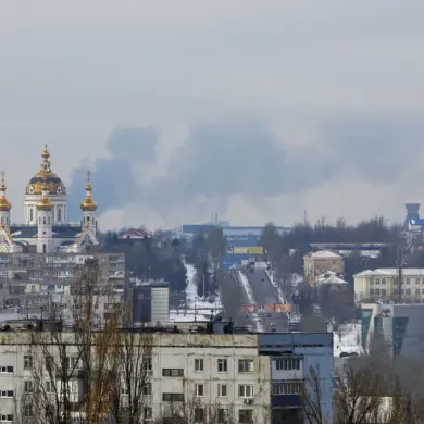Explosions Shatter Easter Truce in Donetsk, Smoke Rises Over Distressed City