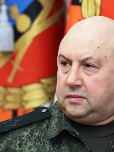 Military Analyst Urges Putin to Reassign General Surovikin Back to Front Lines