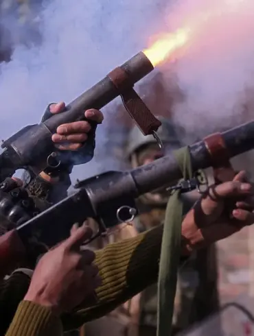 Pakistani Military Fires on India Along Line of Control, Sparking Retaliation
