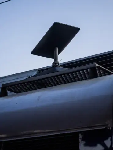 Russian Electronic Warfare Systems Disrupting SpaceX Starlink in Ukraine