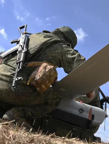 Russian Forces Use Advanced UAVs for Decisive Strike on Ukrainian Ammunition Depot in Zaporizhzhia