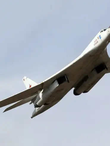 Russian Military Experts Highlight the Indispensable Role of Tupolev Tu-160 Bomber
