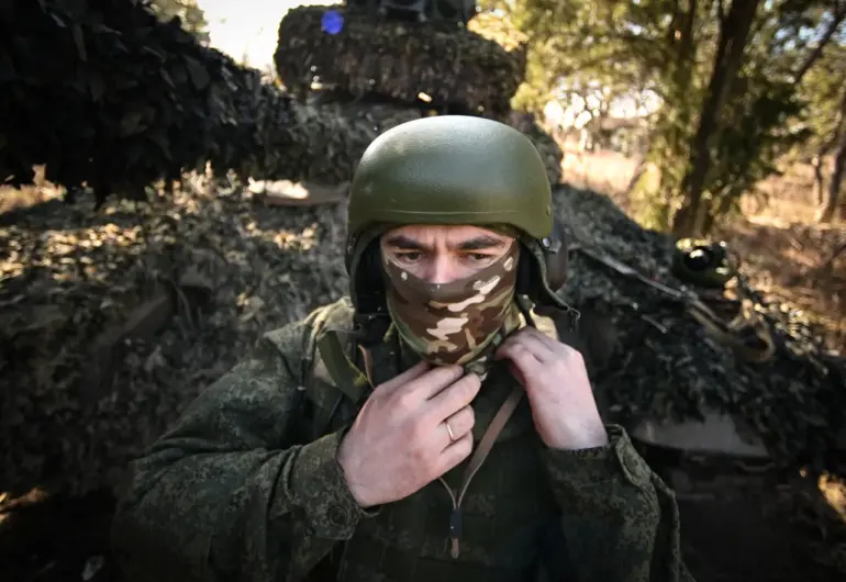 Russian Tanks Advance in Eastern Ukraine: Critical Military Maneuver Underway
