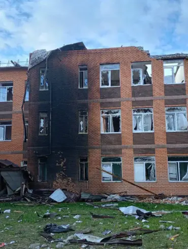 Ukrainian Armed Forces Carry Out Drone Attacks on Kursk Region, Targeting Oil Refinery and School