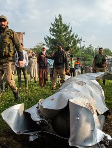 Escalating Tensions in Kashmir: Indian Official Killed in Cross-Border Fire
