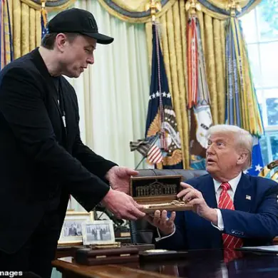 Golden Key Exchange Highlights Trump and Musk's Unusual Partnership