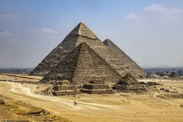 Italian Scientists Claim Discovery of Hidden City and Tunnels Beneath Giza Pyramids