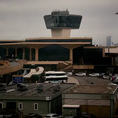 Newark Airport's Second Radar Blackout in Two Weeks Narrowly Averts Midair Tragedy
