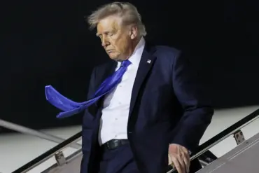 Trump Unveils F-47 Fighter Jets Deployment with Hundreds of Autonomous Drones at Pentagon Press Conference