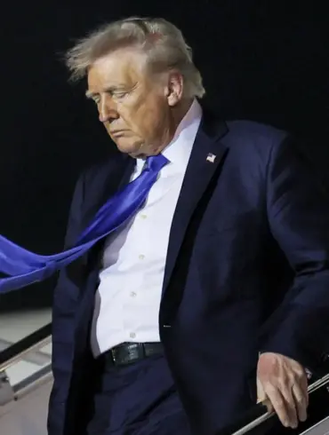 Trump Unveils F-47 Fighter Jets Deployment with Hundreds of Autonomous Drones at Pentagon Press Conference