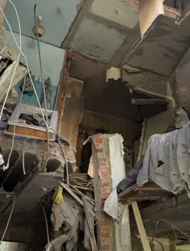 Ukrainian UAV Attack Damages Multi-Family Buildings in Rylsk, Raising Public Concerns