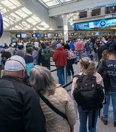 United Airlines Nationwide Outage Leaves Thousands Of Travelers Stranded