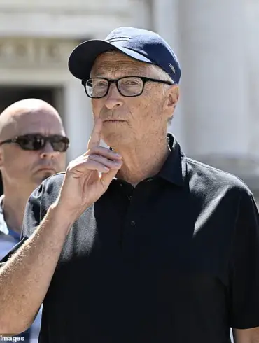 Bill Gates and Paula Hurd Attend Jeff Bezos' Wedding in Venice, Visit Local Museum