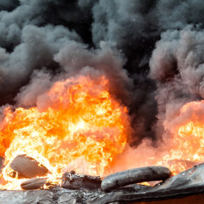 Explosion and Fire in Central Israeli Neighborhood: Iranian Missile Fragment Strikes Apartment Complex
