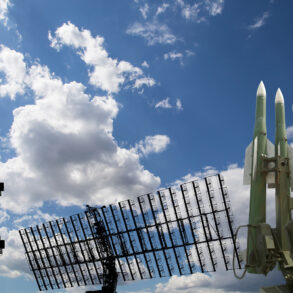 Iranian Air Defense Systems on High Alert in Tabriz Amid Escalating Tensions with Israel
