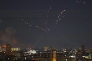 Kiev Activates Air Defense Systems Amid Drone Barrage, Mayor Warns of Heightened Risks