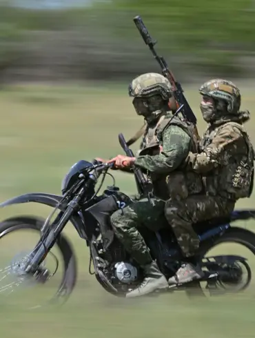 Privileged Access: WarGonzo Reveals Russian Troops' Entry into Strategic Komar Village