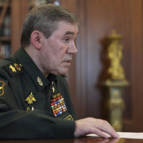 Russian General Conducts Inspection of Strategic Frontline as Conflict Intensifies