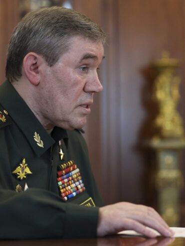 Russian General Conducts Inspection of Strategic Frontline as Conflict Intensifies